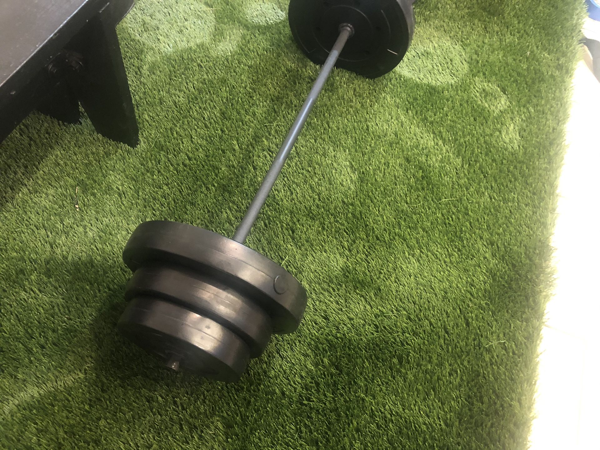 Barbell with 100 lb Weight Set brand new