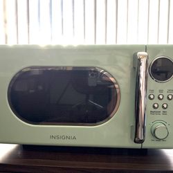 Insignia Microwave NEED GONE ASAP!!! 