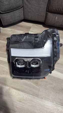 Hundyia head light left side /2026 Tacoma passenger side / 2021 Subarua forester head light driver side