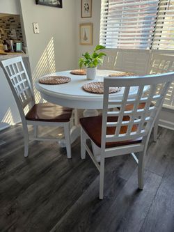 Two-Tone Maple and White Kitchen Table with 4 Pattern-Back Chairs