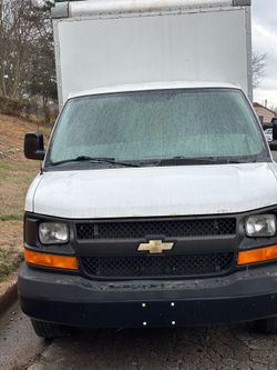 2017 Chevrolet Express 3500 Box Truck