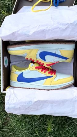 Travis Scott Jordan 1 low canary yellow size 10.5 in men