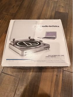 Audio-Technica AT-LP60 Silver Fully Automatic Belt-Drive Stereo Turntable