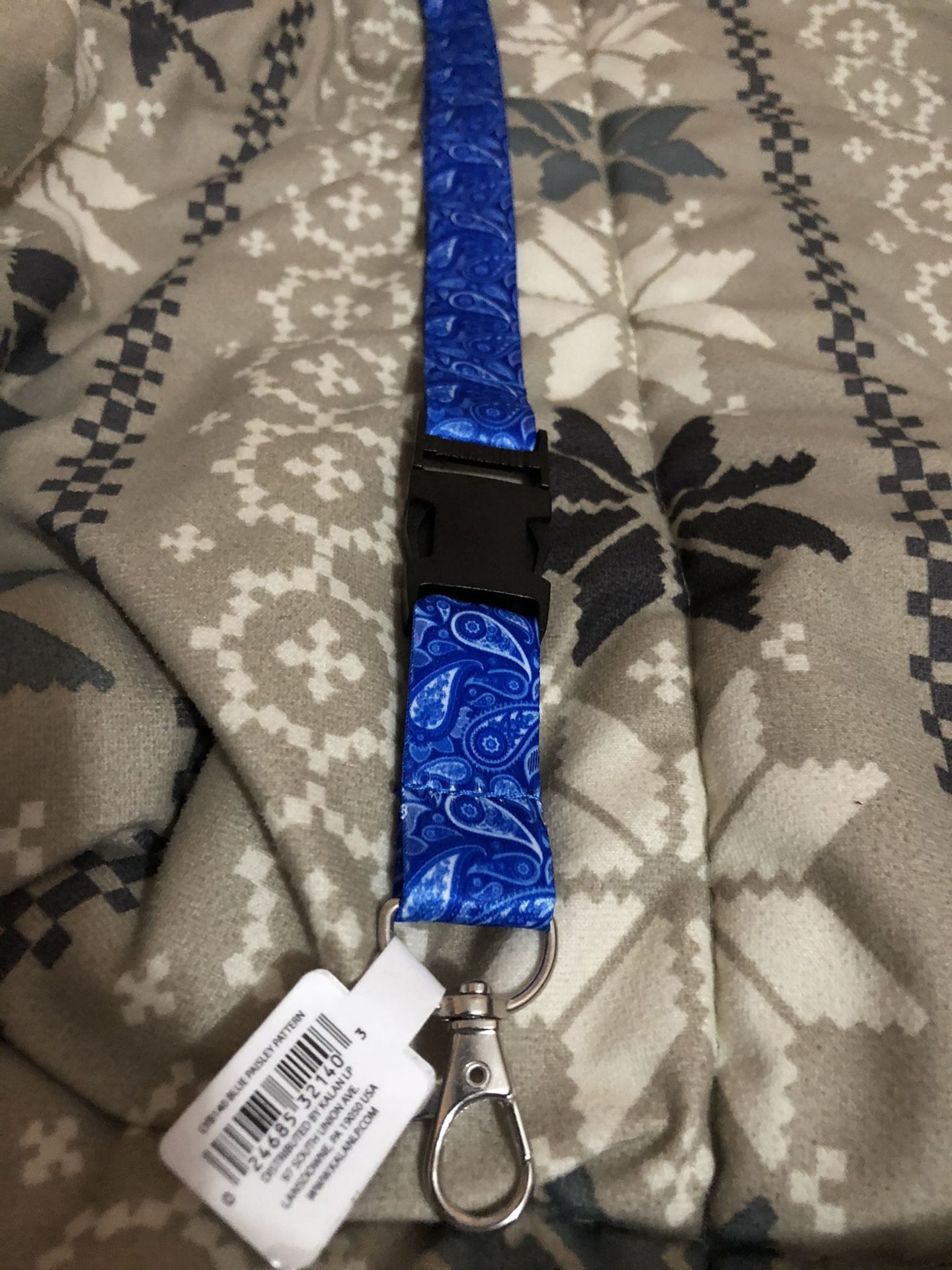 New red bandana blue bandana collard keychain
