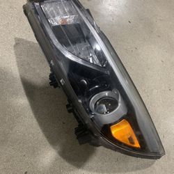 KIA SEDONA L/S HEADLIGHT 