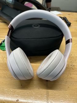 Beats Solo 4