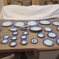 Royal Doulton  - 30 piece ceramic Dining Set