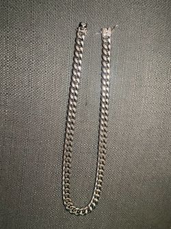 Necklace jewelry Cuban link