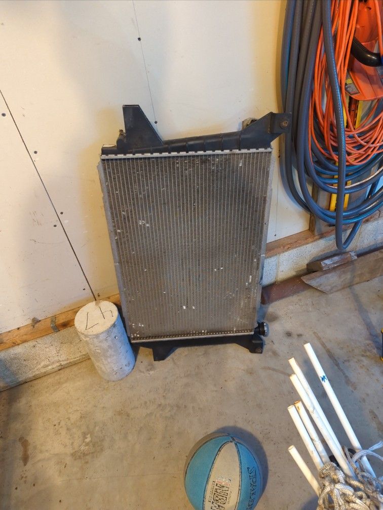 Radiatior Out Of A 1996 Bronco