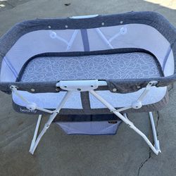 Baby Foldable Bassinet And Bouncer