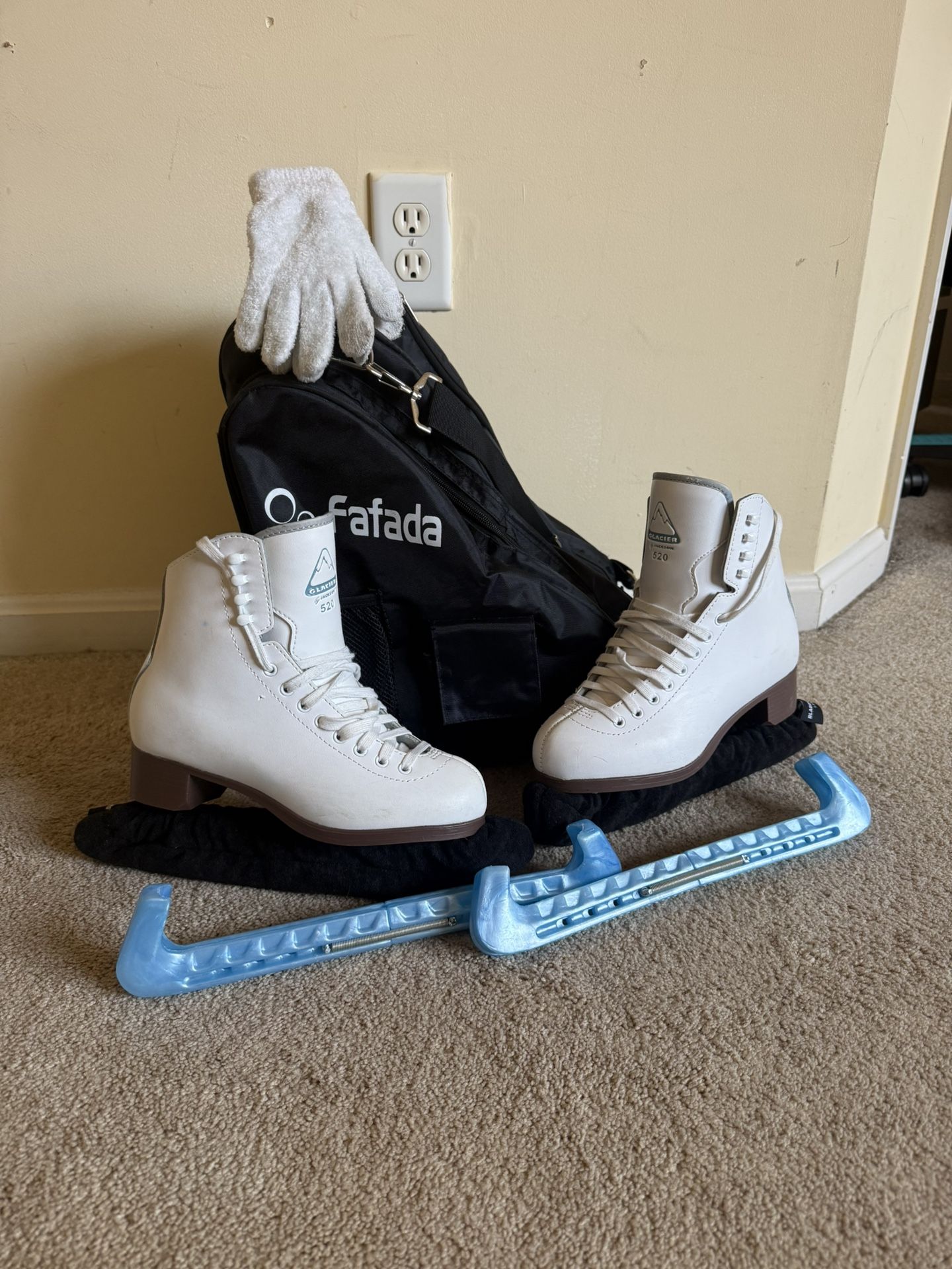 Jackson Glacier Figure Skates 520 Size 6, Plus Skate Bag, Guards, And Supplies