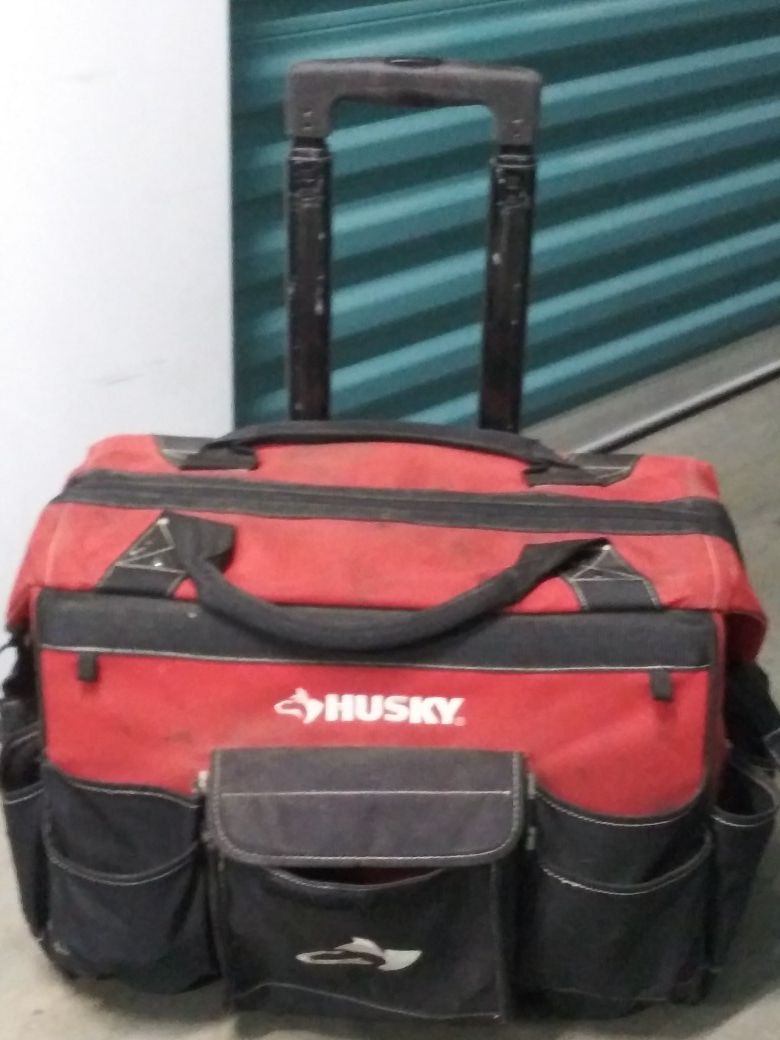 Husky 18 inch rolling tote