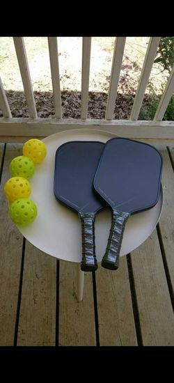 Graphite Pickleball Paddle Set - 2 Paddles, 4 Balls, Carry Case - Brand New