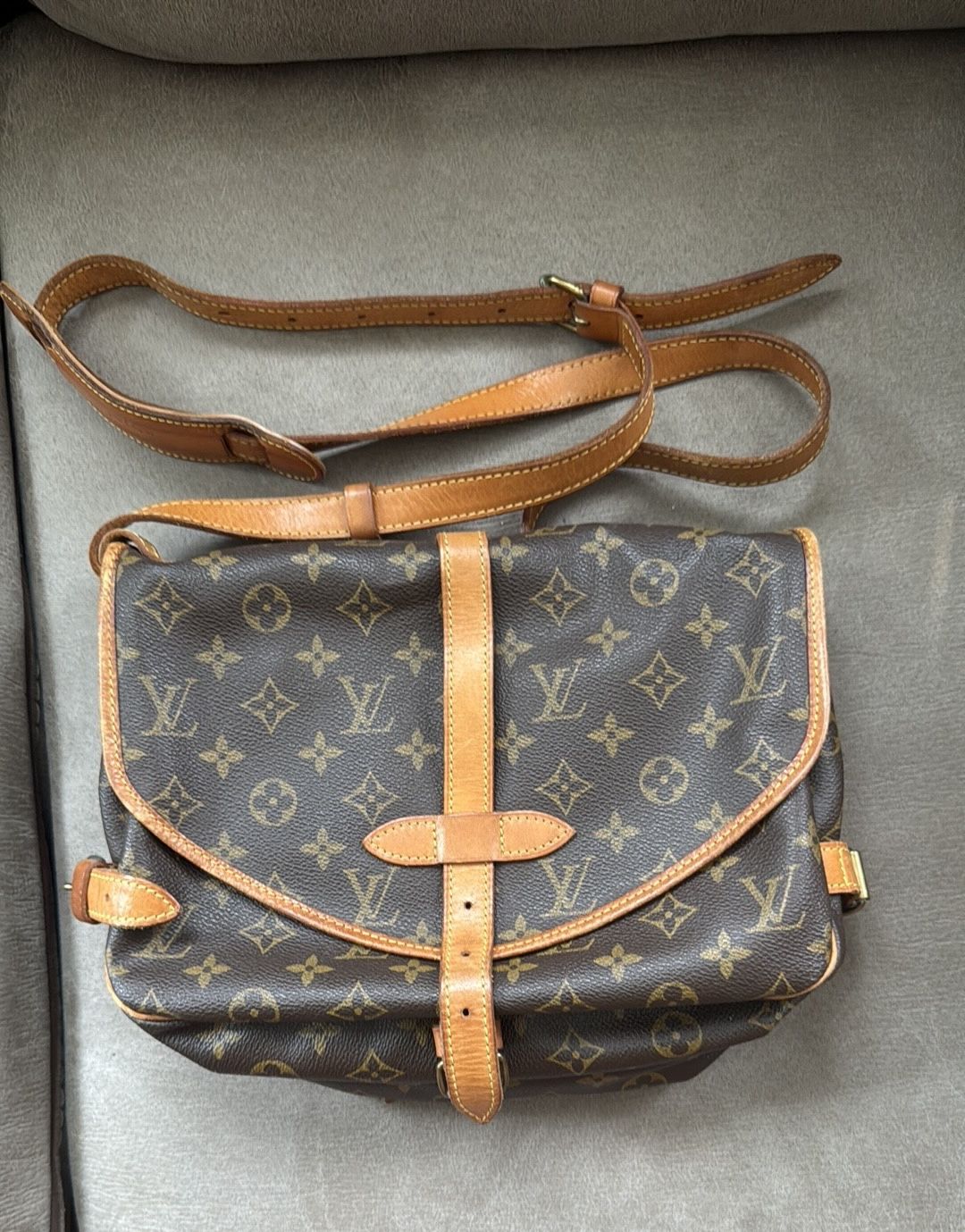 Authentic Louis Vuitton Saumur 30