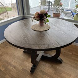 Dining Room Table 