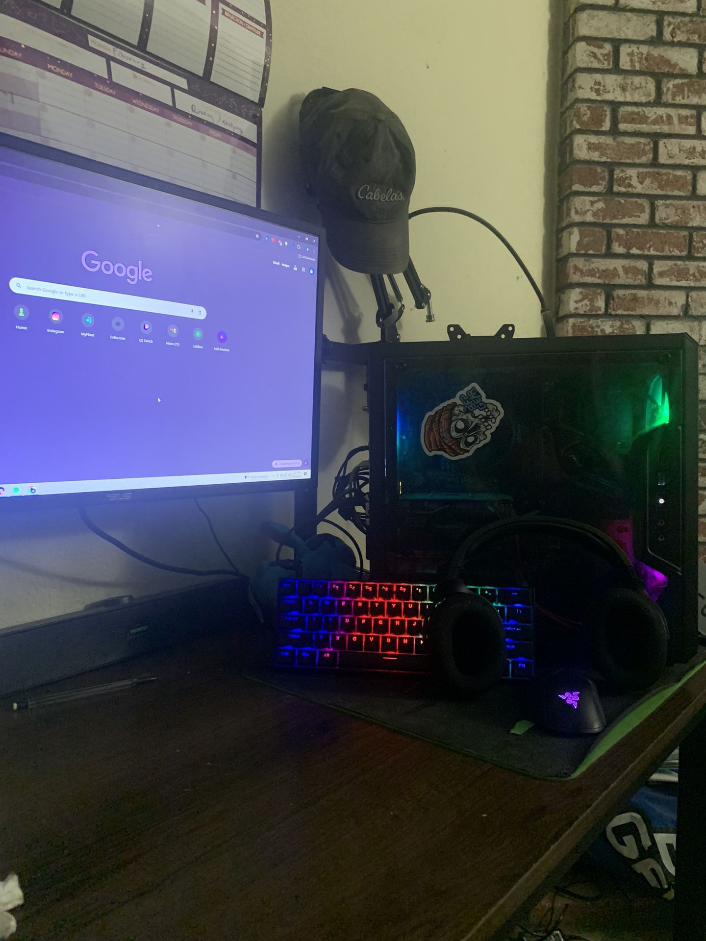 Gaming Pc With Peripherals