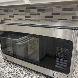 Like New Microwave 
