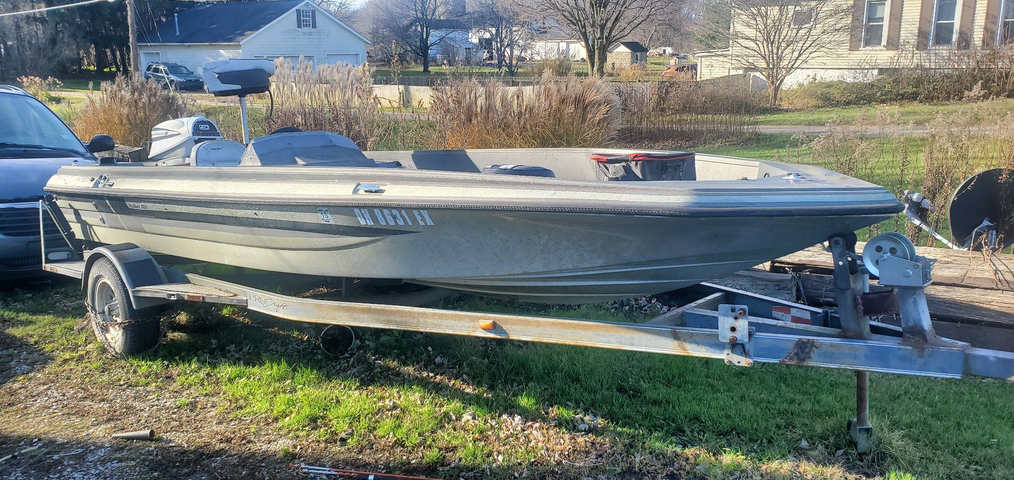 Photo 18 Pro craft bass boat with 40hp enenrude out board motorc..