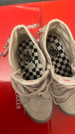Vans “IRENEISGOOD”
