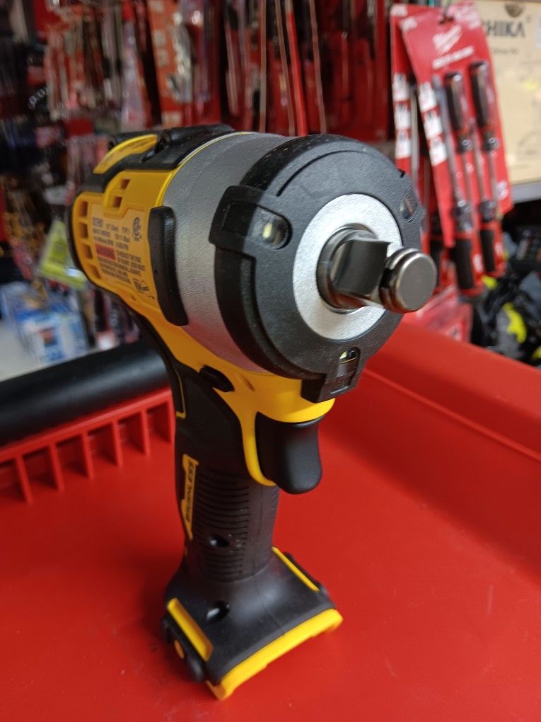 DeWalt 12V Max EXTREME Sub-Compact Brushless 1/2" (13mm) Impact Wrench. Tool-Only