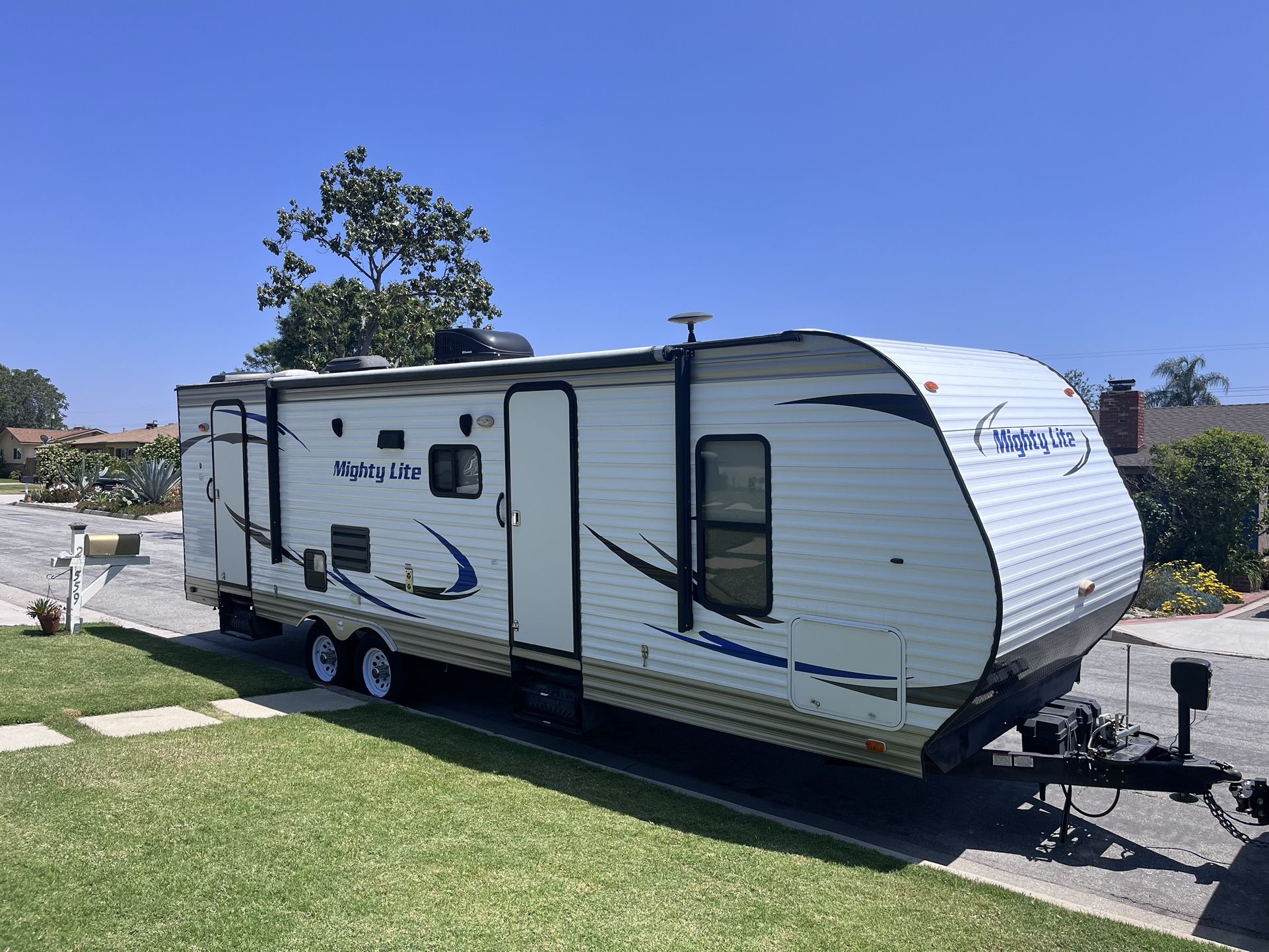 27ft Mighty Lite Trailer 