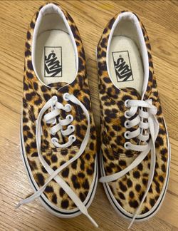 New cheetah Vans -Size 9 -Woman