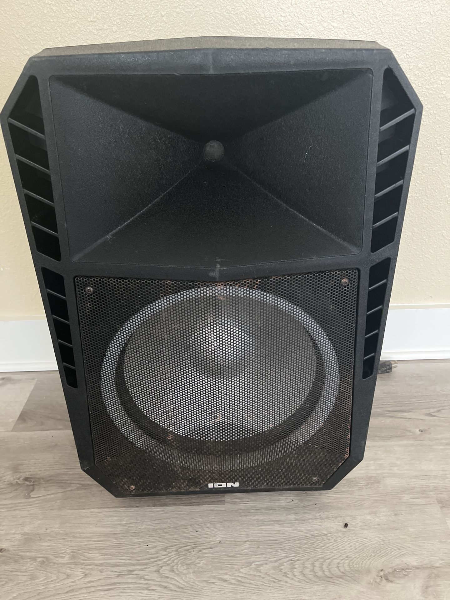 ION TOTAL PA SUPREME BLUETOOTH PARTY SPEAKER