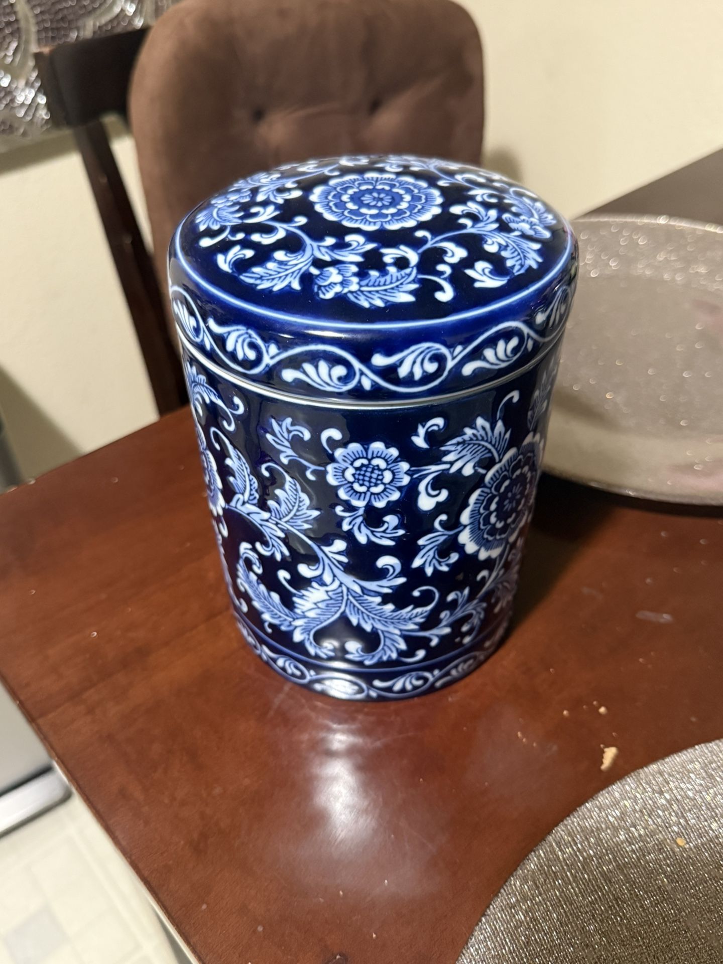 New pier one imports porcelain mandarin canister/jar + lid