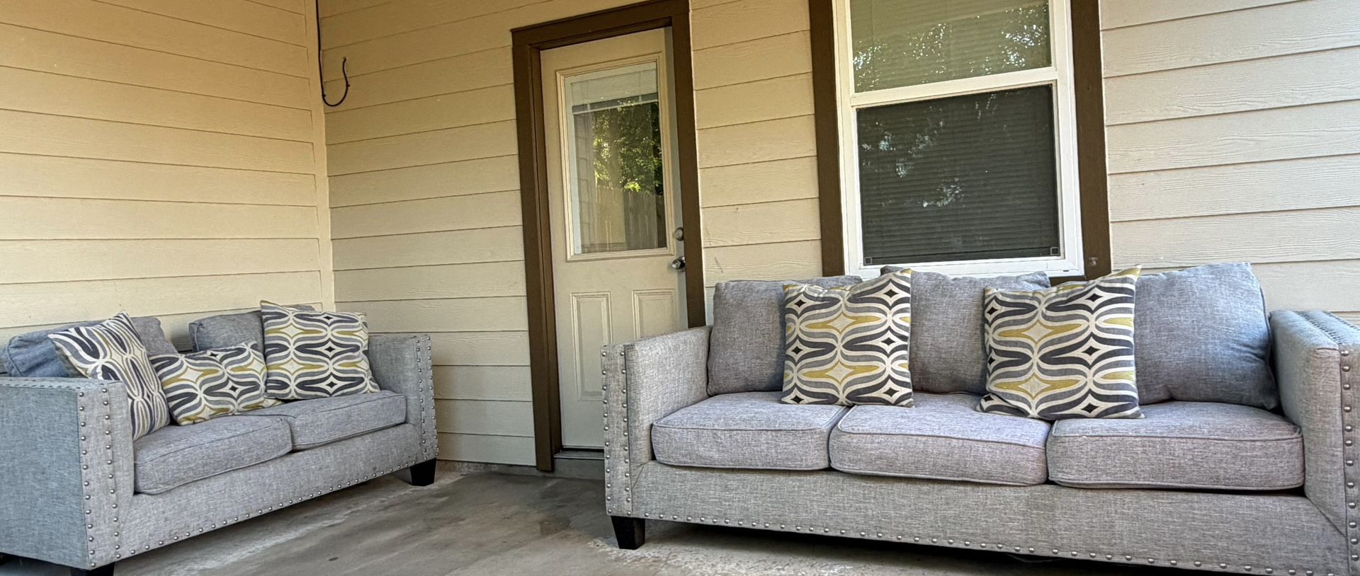 Vendo Juego De Sala De 2 Piezas Semi Nuevos