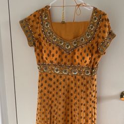 Indian Outfit - Size Medium