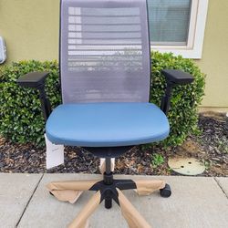 Brand new steelcase think V2 office chair /fully loaded