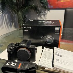 Sony A7R3 A7riii Camera w/Box And Inserts