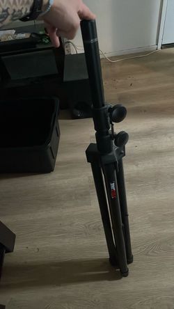 Speaker stand