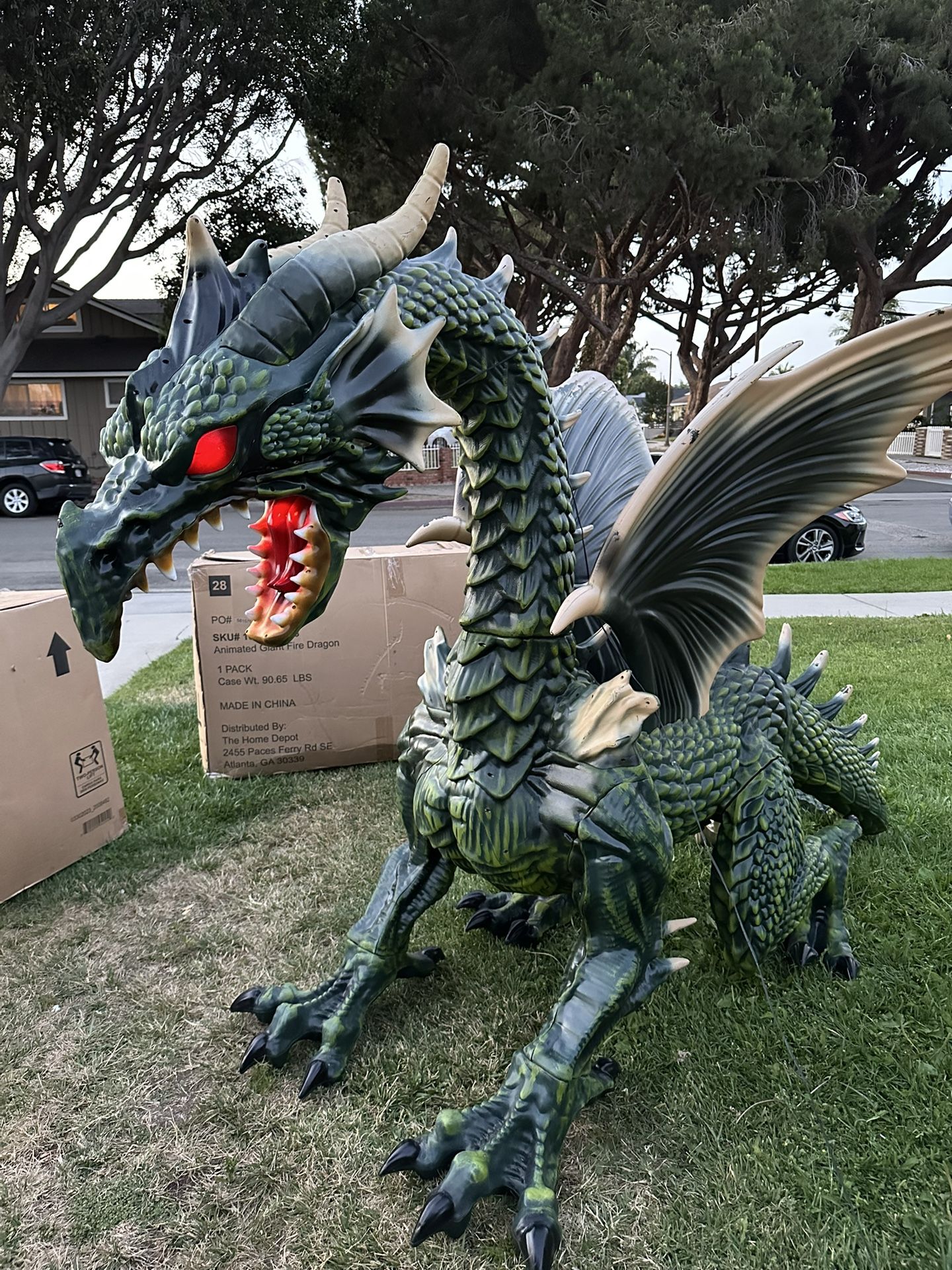 GIANT 6 Foot Halloween Animated Green Dragon - LED Red Eyes & Mouth - Growling Sounds - Motion Activated - Can Attach Fog Machine - IN HUGE BOX