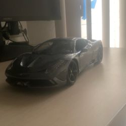Ferrari 458 Speciale Metallic Grey/Pearl 1:18 Maisto
