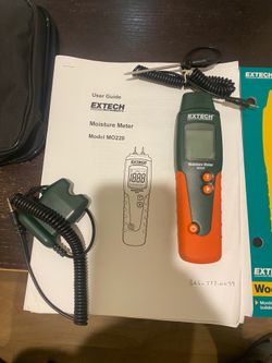 Xtech MO 220 wood moisture meter in excellent condition. Has case and user manual.