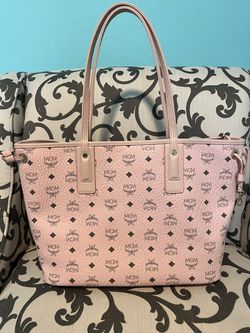 Like New MCM Pink Reversible Liz Shopper in Visetos for Sale in