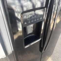 Very clean perfect work and black refrigerator will deliver and install