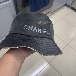 🎩 