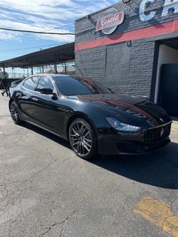 Maserati Ghibli Black Luxury Sedan 2020