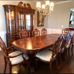 Universal Signature Dinibg Set And China Cabinet   