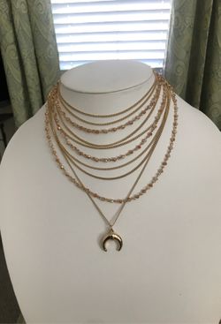 Lovely multiple layers chocker