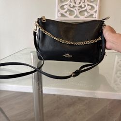 COACH CARRIE CROSSBODY IN PEBBLE LEATHER 