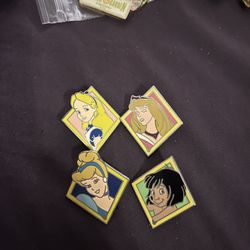 4 Cast Lanyard Pin Series, Classic Disney Characters. 2006.