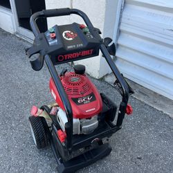 *Not Working* Troy-Bilt 2600 Max PSI Pressure Washer with Honda GCV 160 Motor. Has compression. Probably just needs carburetor cleaned. As is. 