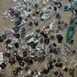 Lots Of Nice New Jewelry