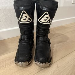 Answer A1 Racing Boots Youth Size 5