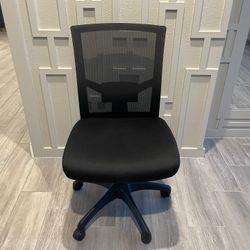 Black Armless Task Chair 