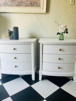 2 white nightstands set