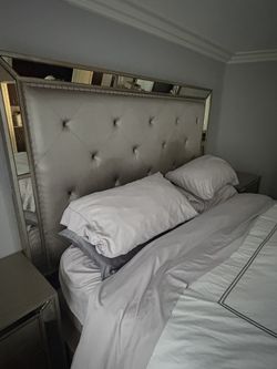 King Size Bedroom With Full Set! Bench Included